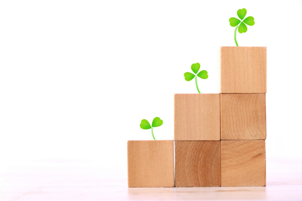 認知症に備える ~任意後見契約と併せて準備したい「見守り契約」と「任意財産管理契約」について~